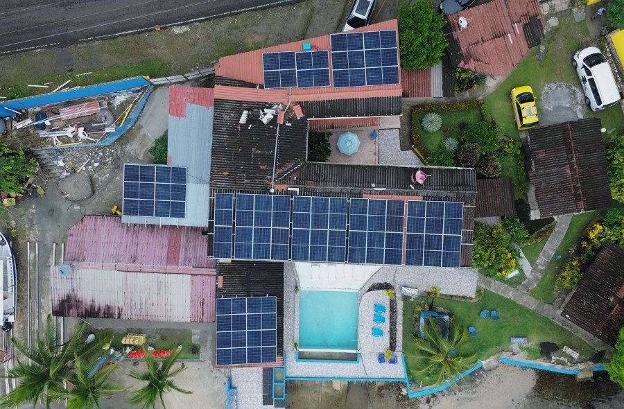 Solución técnica implementada, sistema solar fotovoltaico SCUBA PANAMÁ