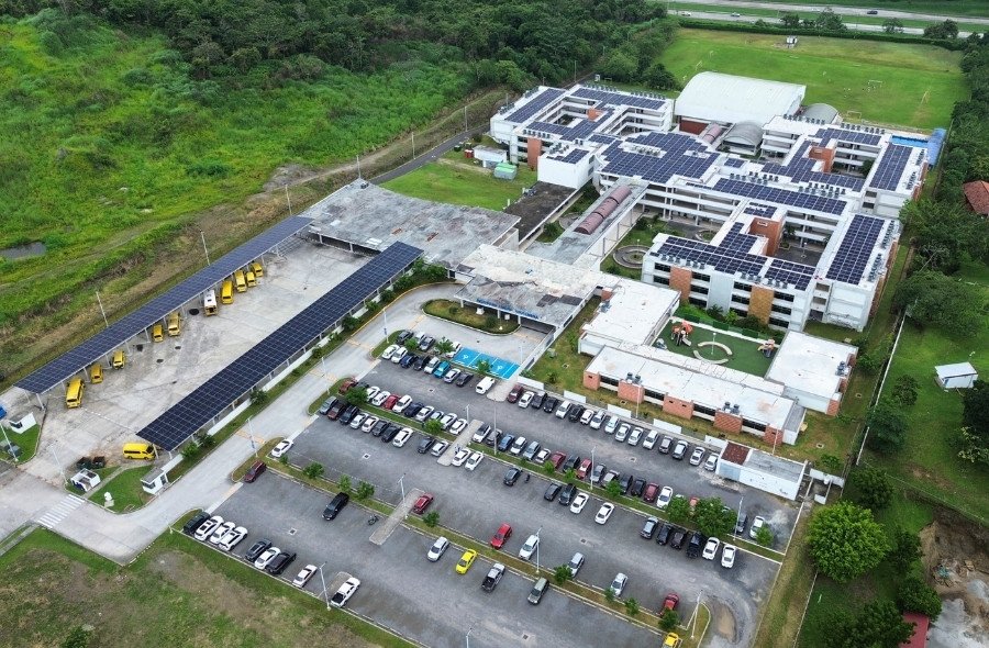 Sistema Fotovoltaico del Instituto Justo Arosemena en Panamá