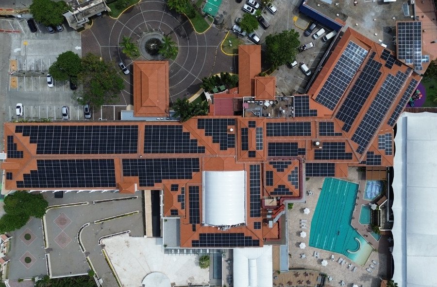 Solución técnica instalación fotovoltaica en clubes sociales